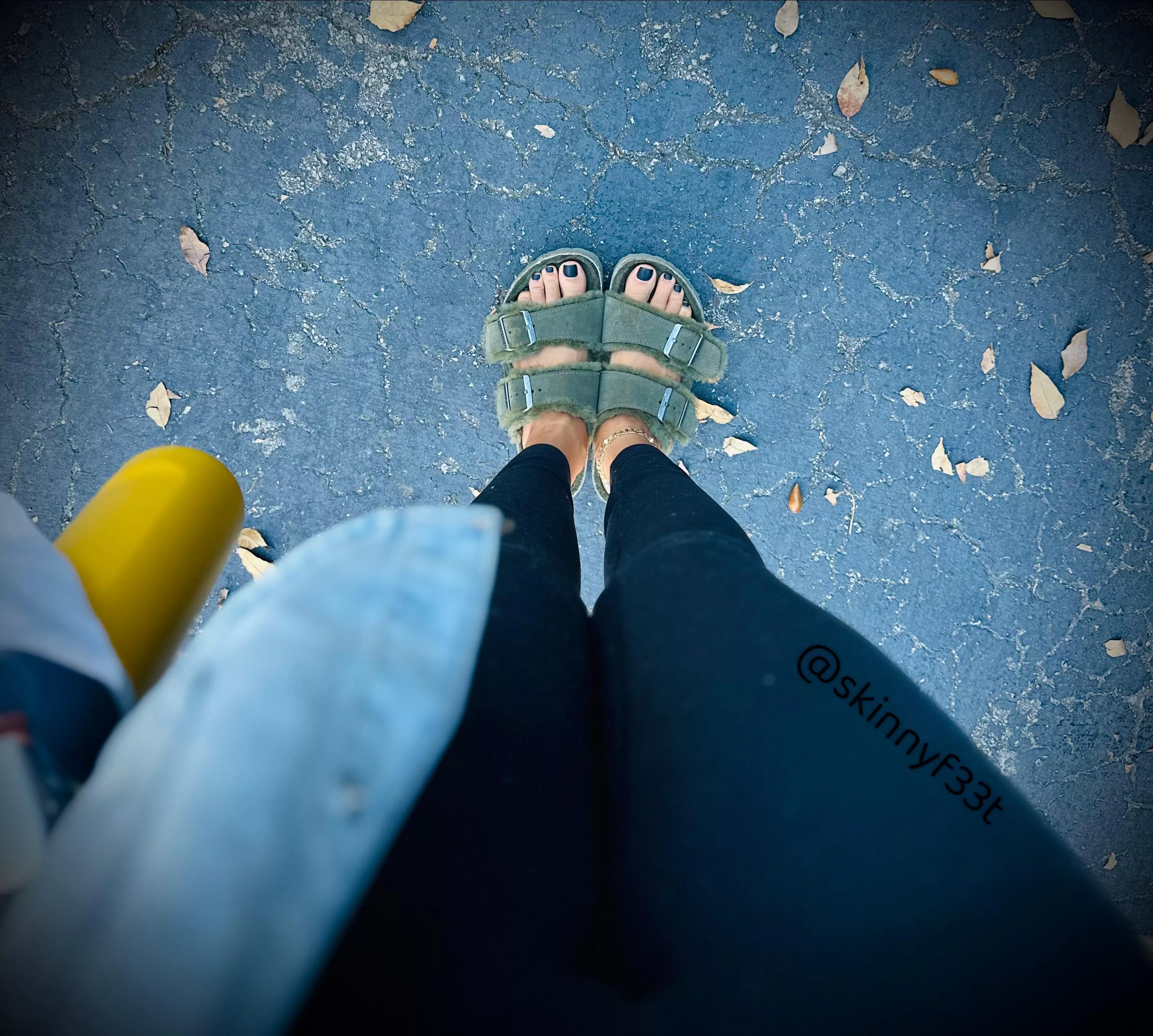 Keeping these toes cozy 🥰 