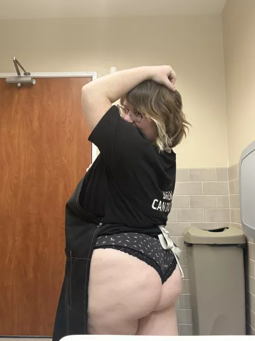 let's meet in the bathroom on break😈😘(f)