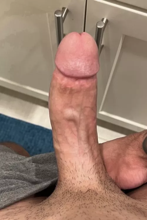 My cut cock wants to penetrate your butthole tonight 😈😈