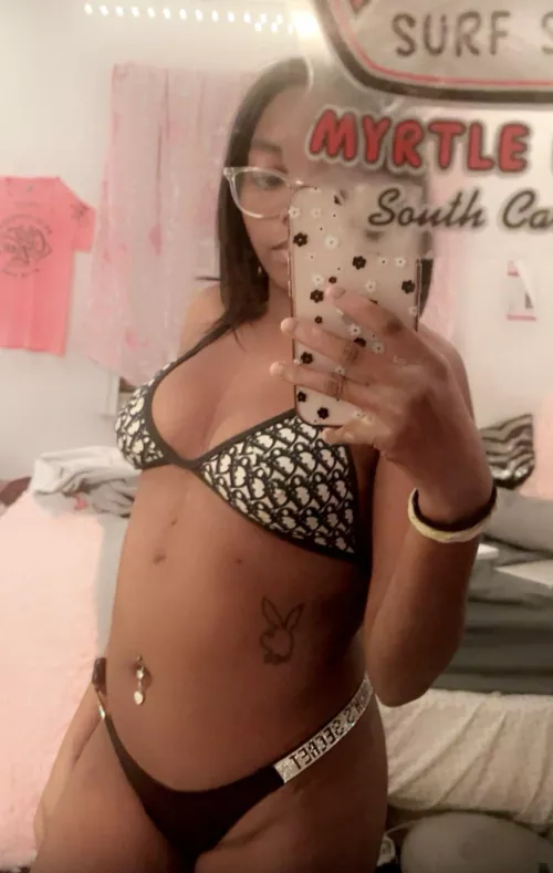 Need a bearded man to cum down my chimney x