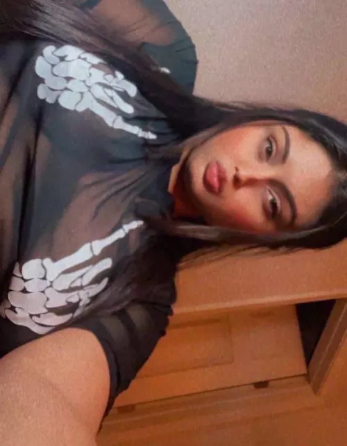 Put ur hands on my tits