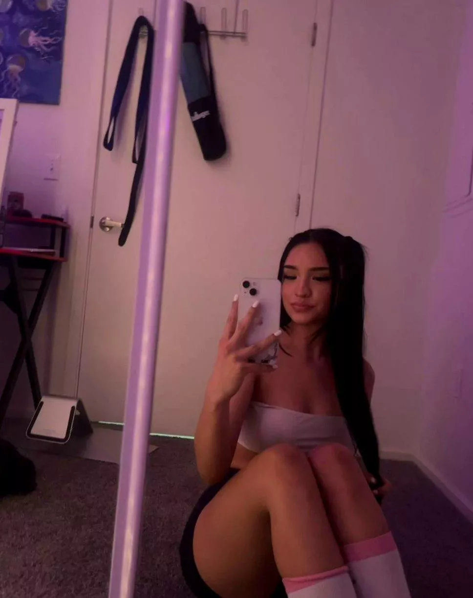 sitting pretty, but don’t let the pose fool you... i’m a handful. 😉✨[White x Latino]