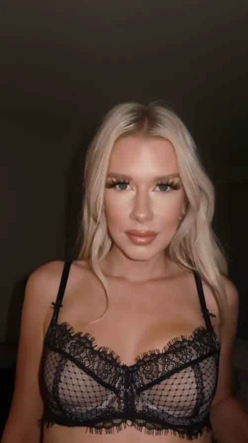 wanna mess up my makeup 