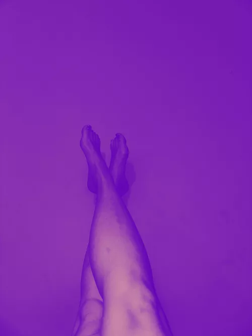 Wishing you were my foot stool again ?? 🧎🙇💝