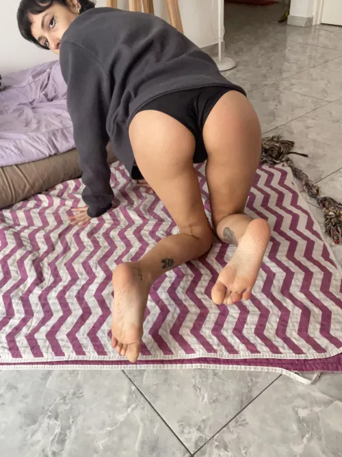 You must smell and kiss