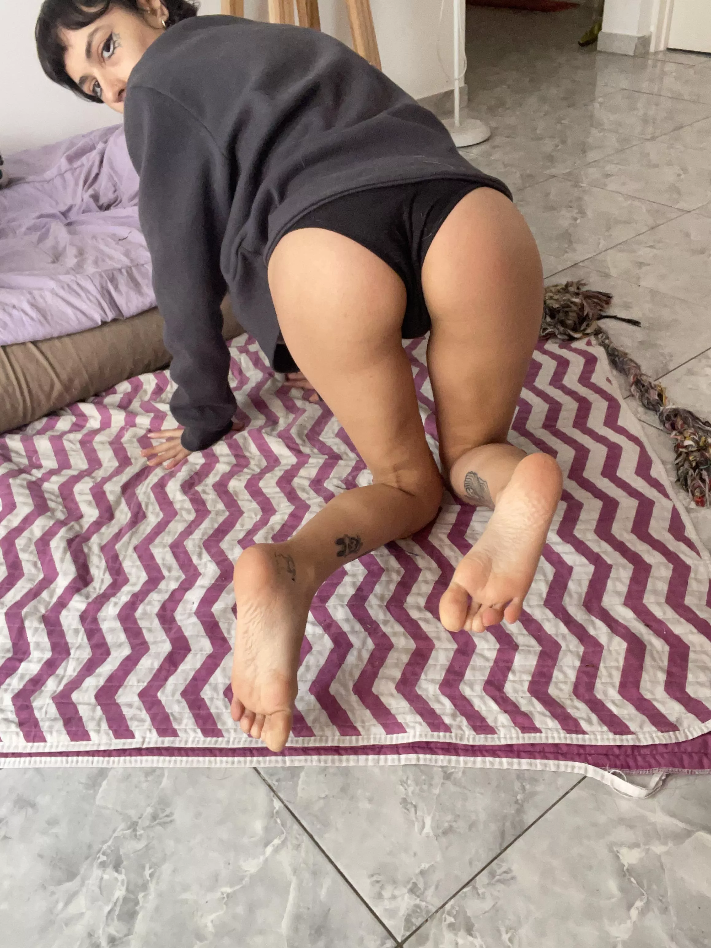 You must smell and kiss