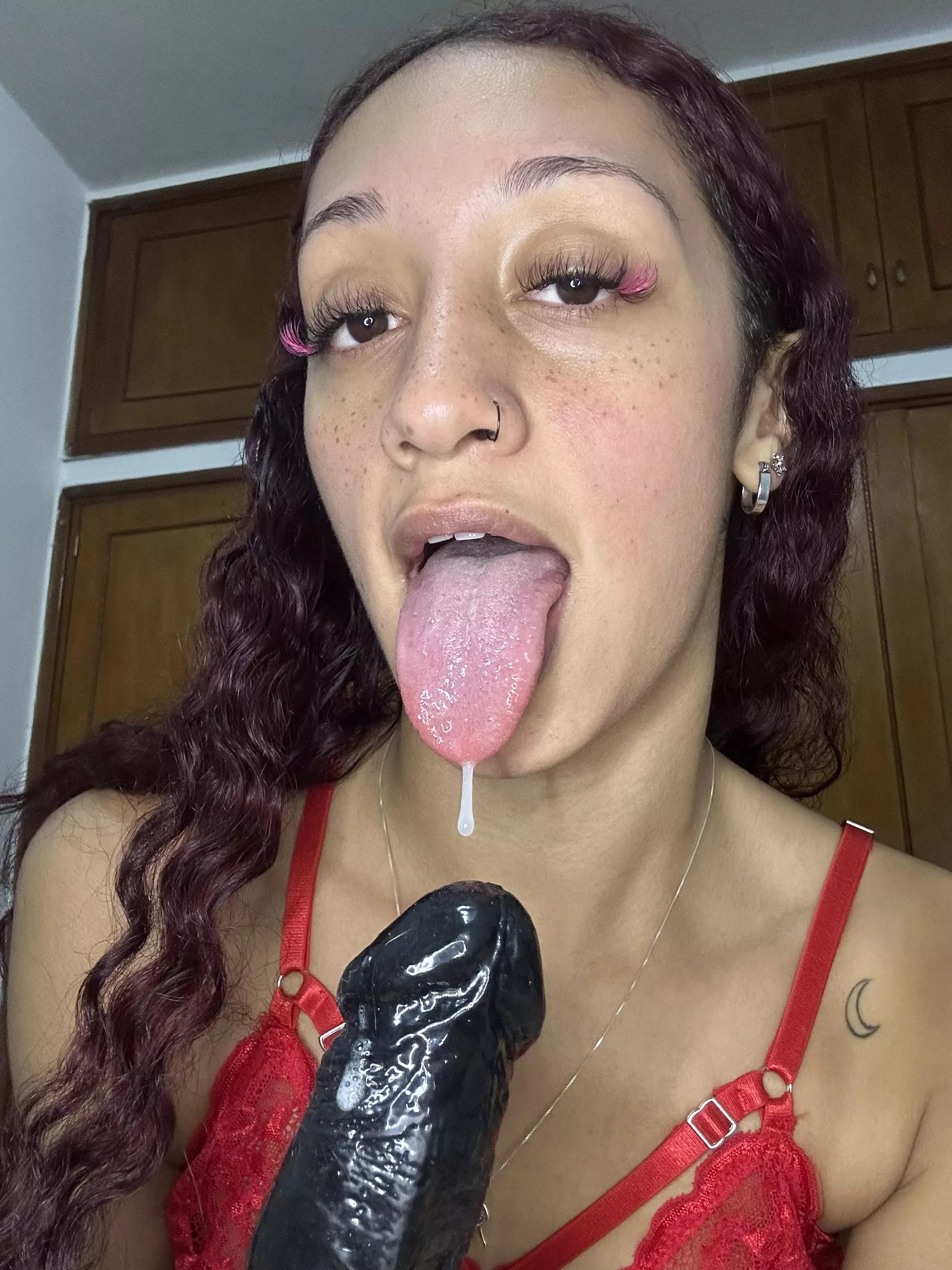 You wish you could have the privilege of me doing it with your cock (only big cocks)😍