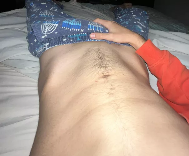 18 need a hung guy to make this big cock cum 