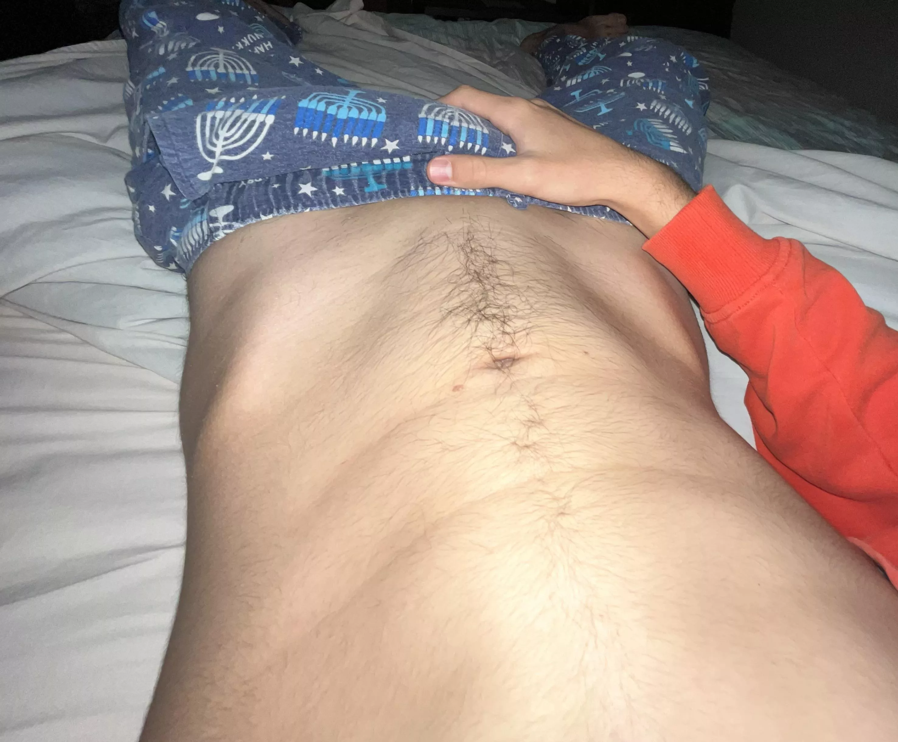 18 need a hung guy to make this big cock cum 