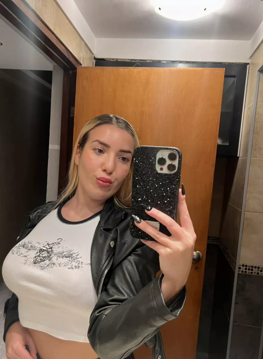 19 [F] let me know if you are interested. F4M

