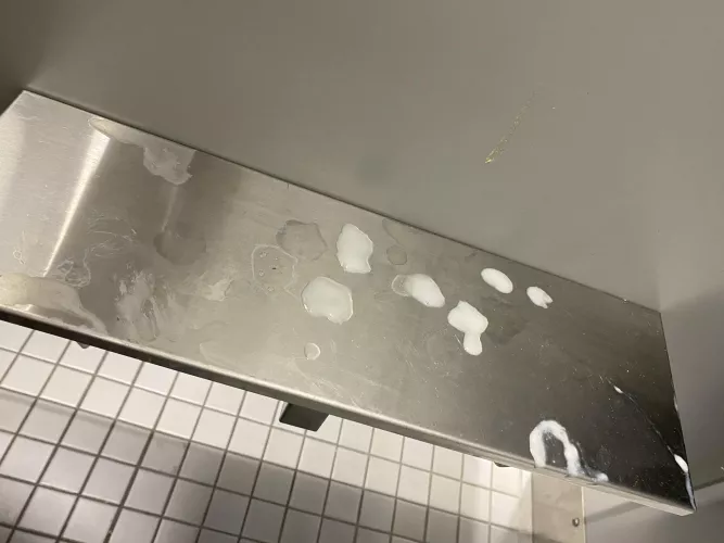 (20) made another mess 2 days later while my tag and message was still there. i love when the smell of cum is loud 😈