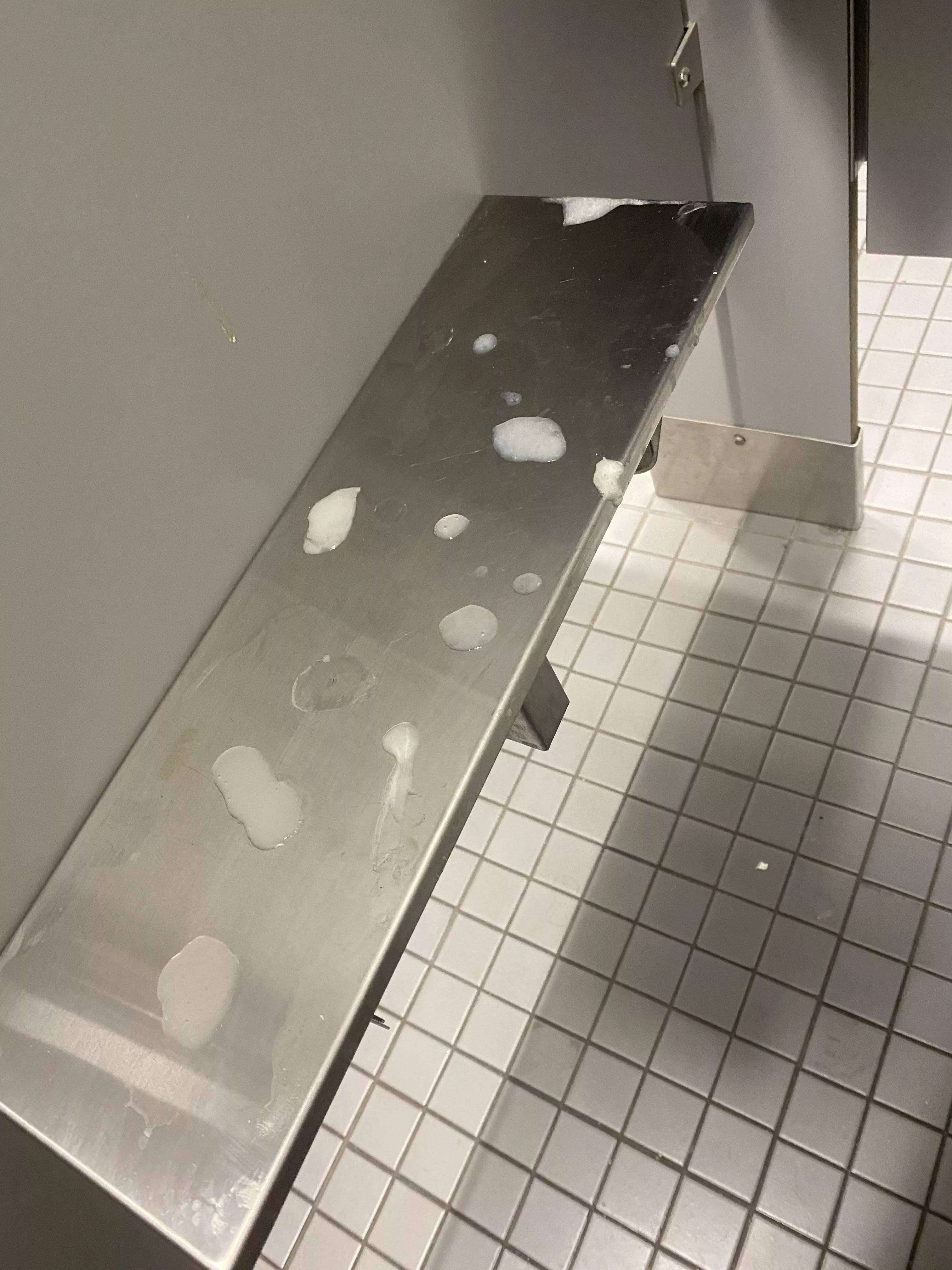 (20) Was so horny i took my pants off before I blew 2 back to back loads 🤤. I love leaving my tags in this stall/bathroom. My message I wrote on the wall is still there btw 👀