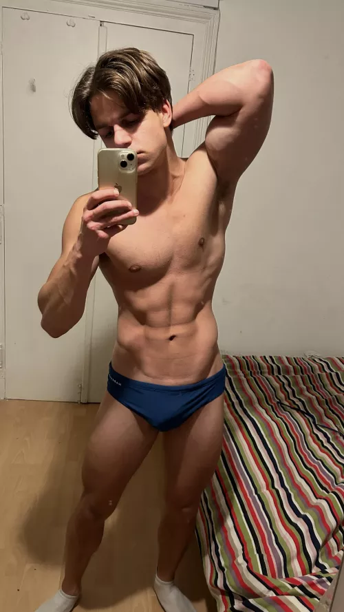 20m,would you suck on my bulge?