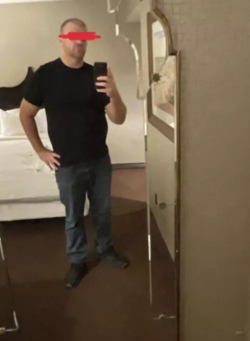 38 m  4 mf/ f tropicana meet for drinks and fun.