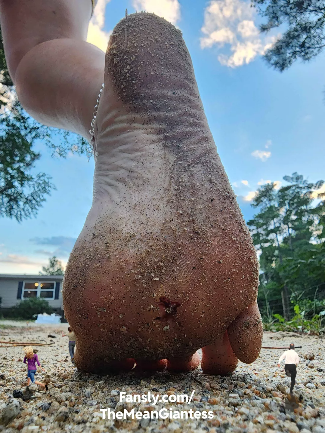 A few tinies got in my way. 1 didn't move. Would you move? 😋