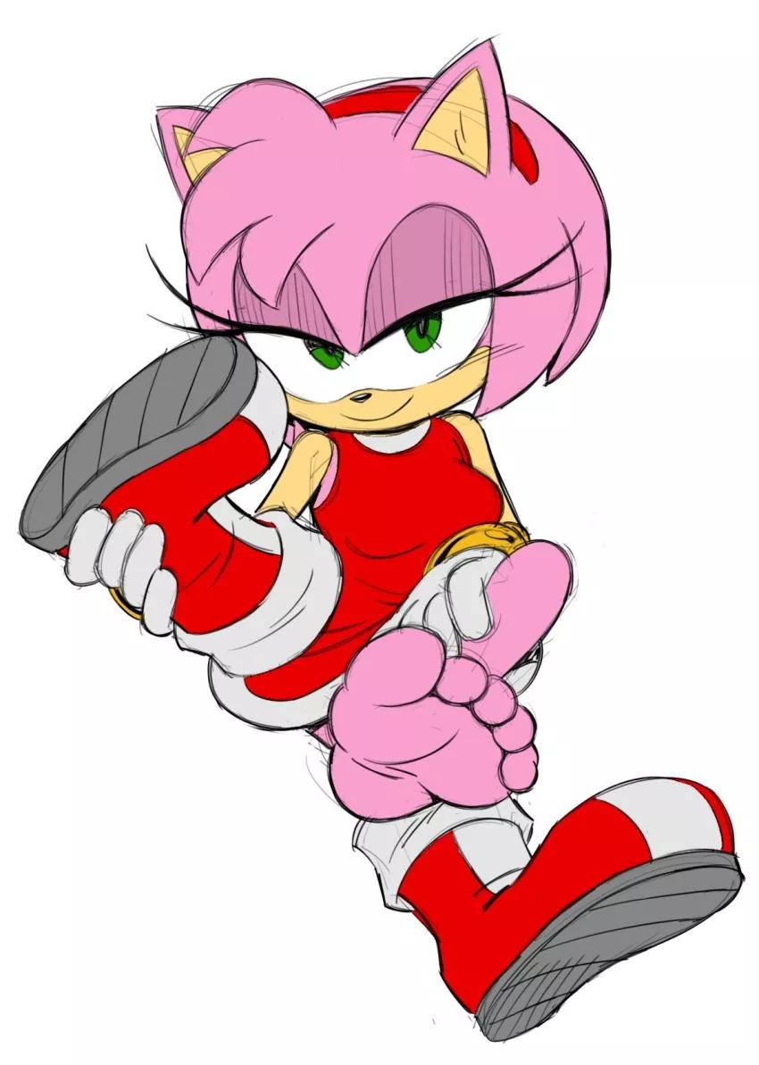 Amy had a exhausting day fighting Eggman's robots. Now tired, she asks you if you could massage her cute, large and soft pink feet. ❤