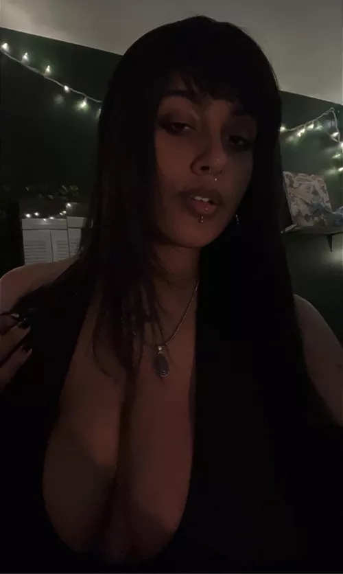 Daddy knows you want her fat BBC fucking your tight little wallet. Admit it and relapse. 