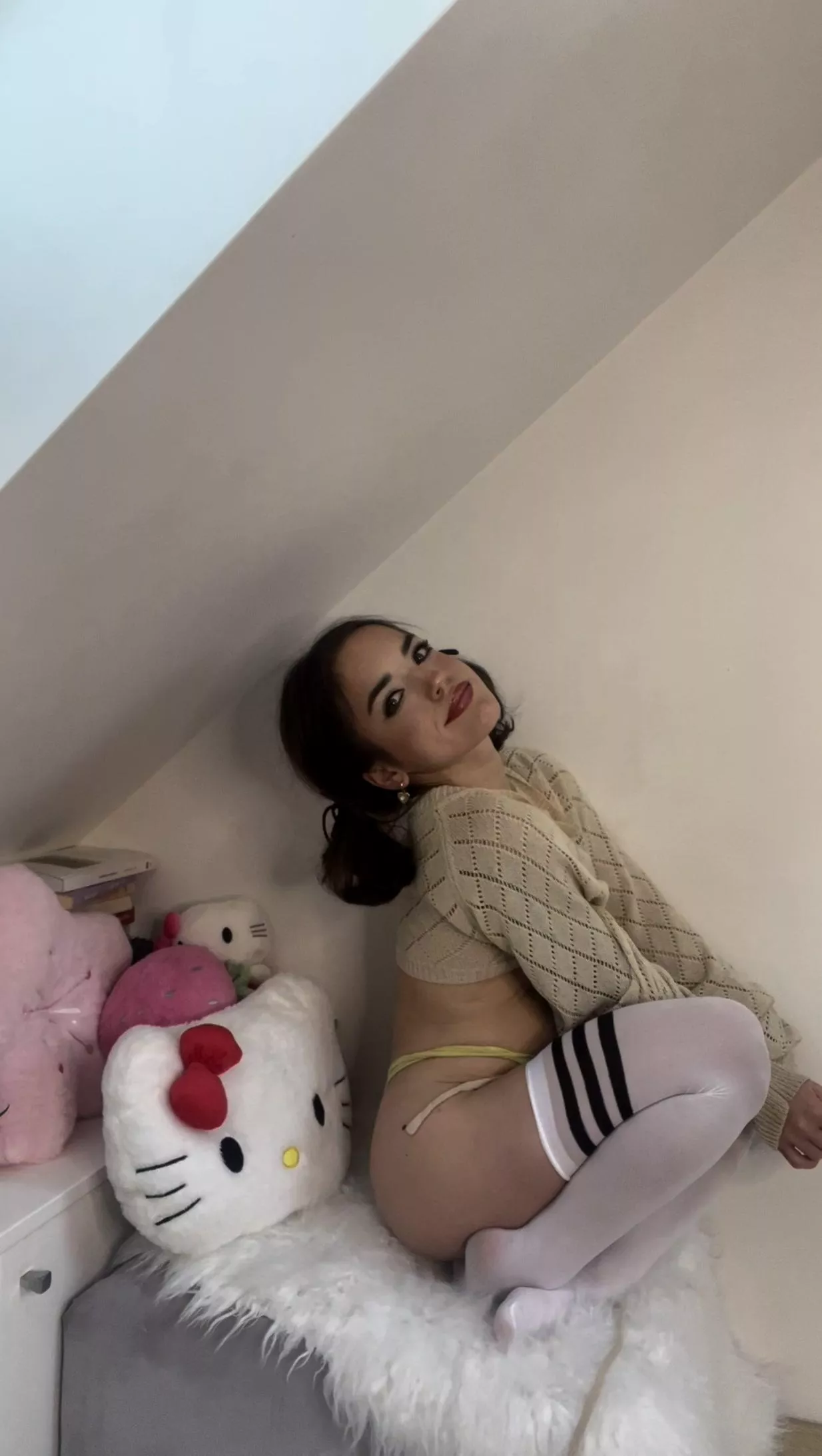 Do older men find midget girls like me attractive?