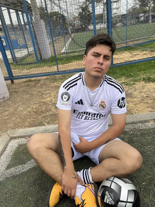 Do you like sweaty bulges? Haha try mine soccer player style haha