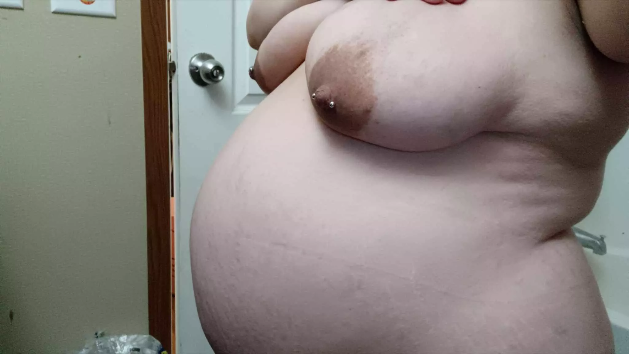 Enjoy my pregnant body