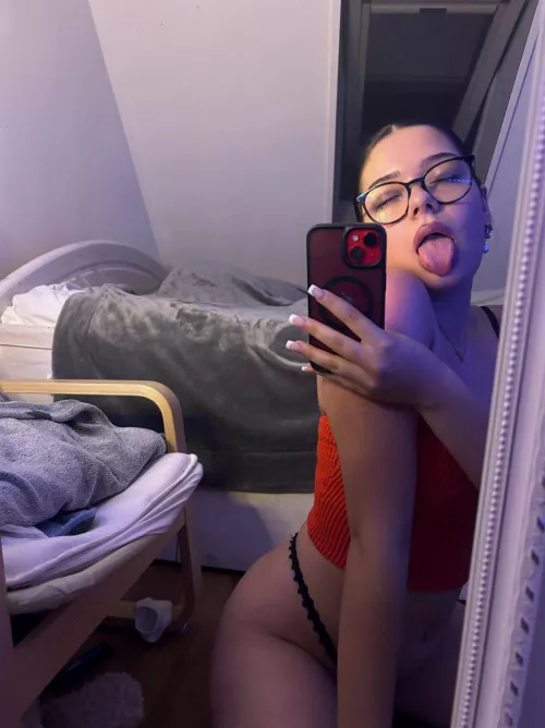 feeling bored and horny at the same time 