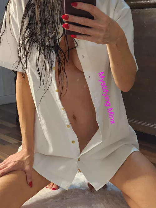 Fresh out the shower....mind if I use your shirt 🫦