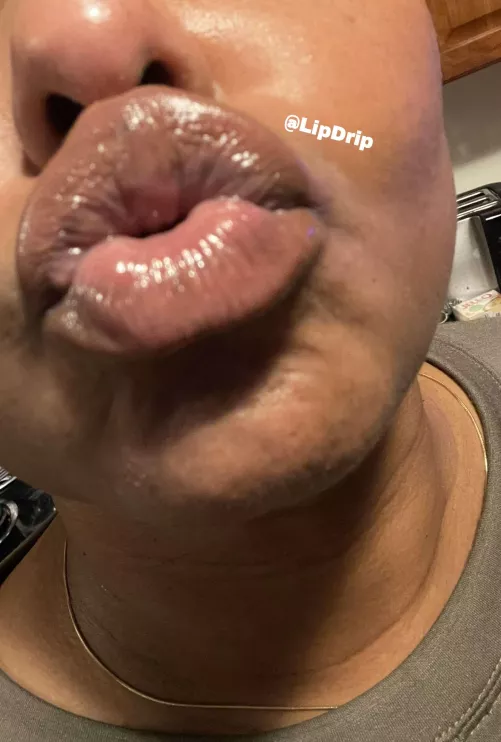 get a load of these lips 👄🤭