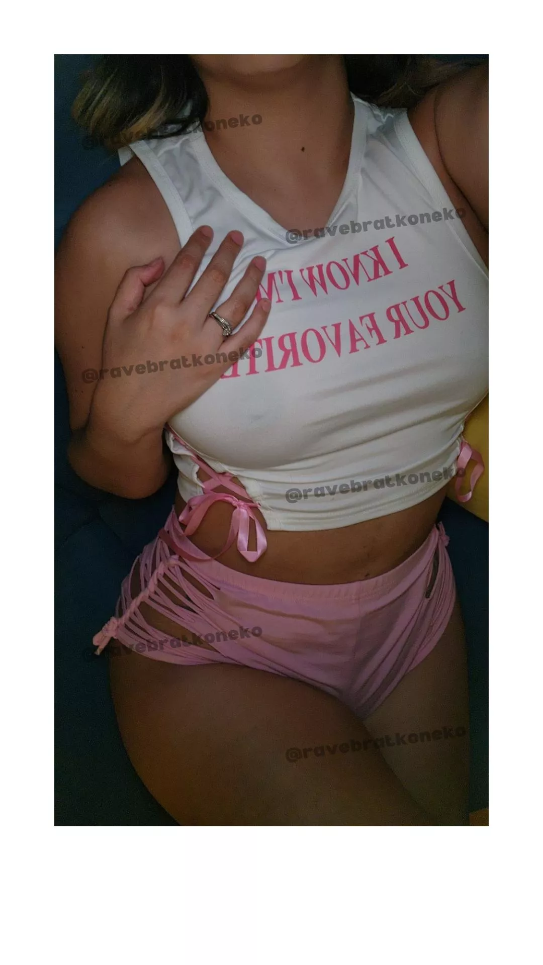 Hey babe, I'm online rn...let's chat! 