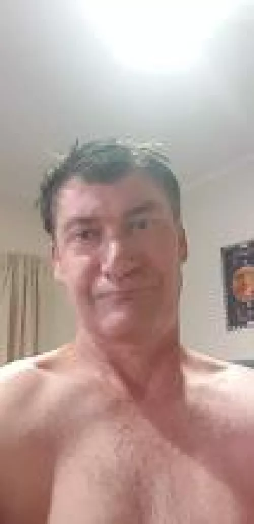 Hey there my name is Cameron and I live in New Zealand I am 52 years old single and I am a honest and caring person