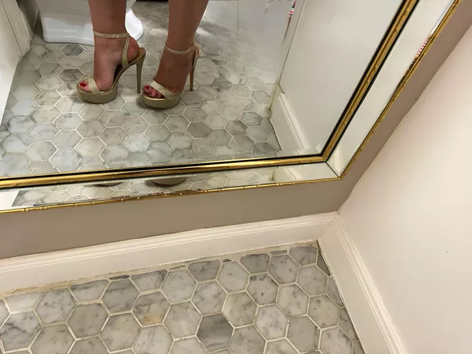 Hot wife looking for 4 guys GB tomorrow 11pm 