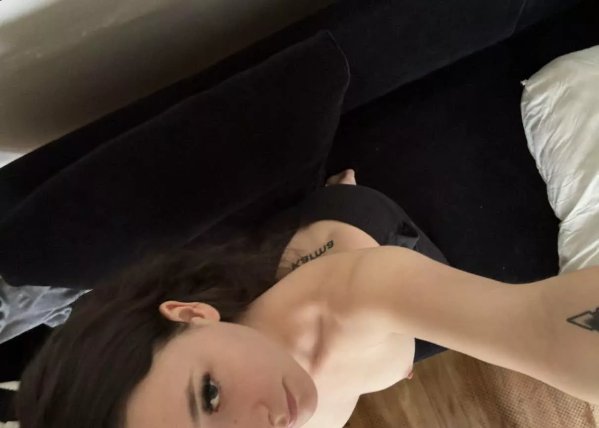 I wanna get pounded and get a facial cum