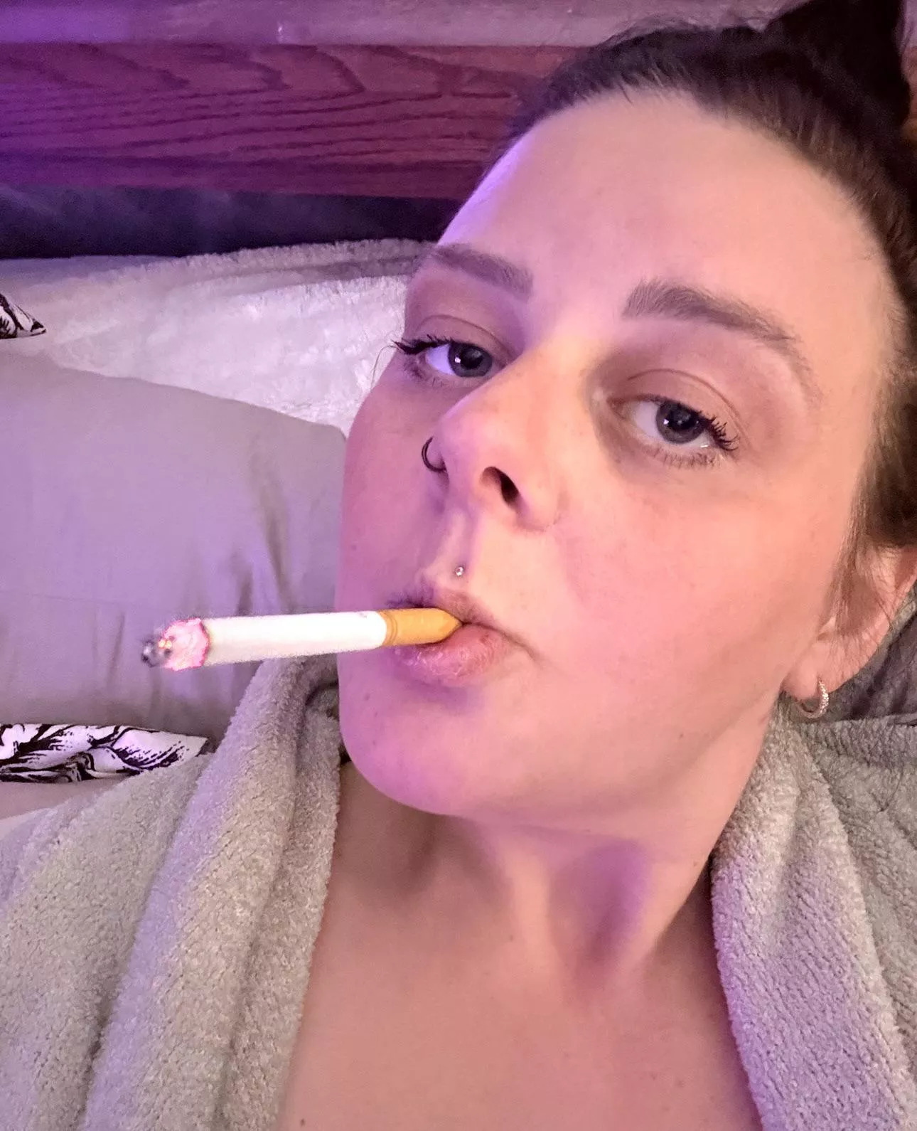 Just a milf being lazy smoking in bed today ❤️🚬