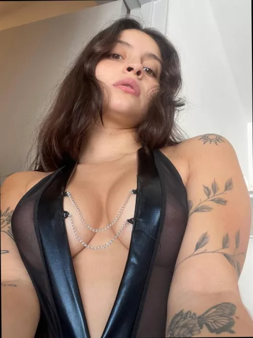 just a pure hottie latina 