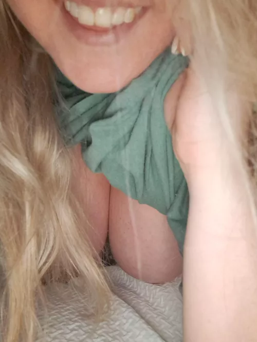 Known as the blonde with the big tits 😏