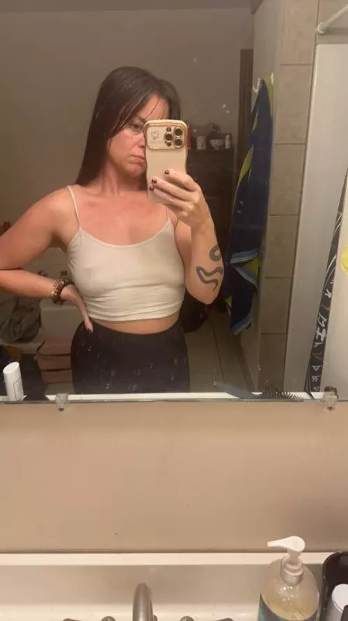 New Shirt. I like it. 