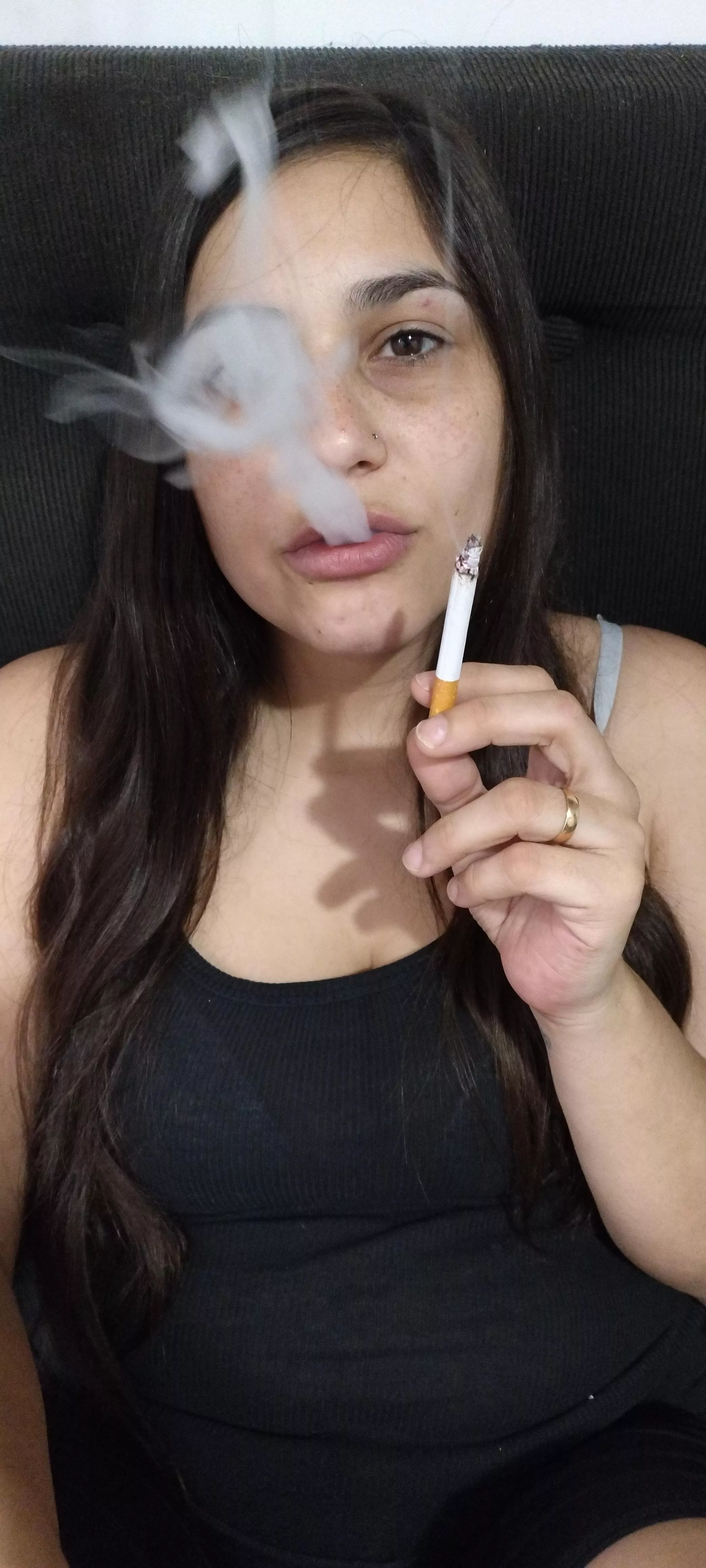 Nothing richer than the taste of smoke passing through my lips 🌬️💨 Being a smoking hot milf is one of the sexiest traits I have 🚬🥰