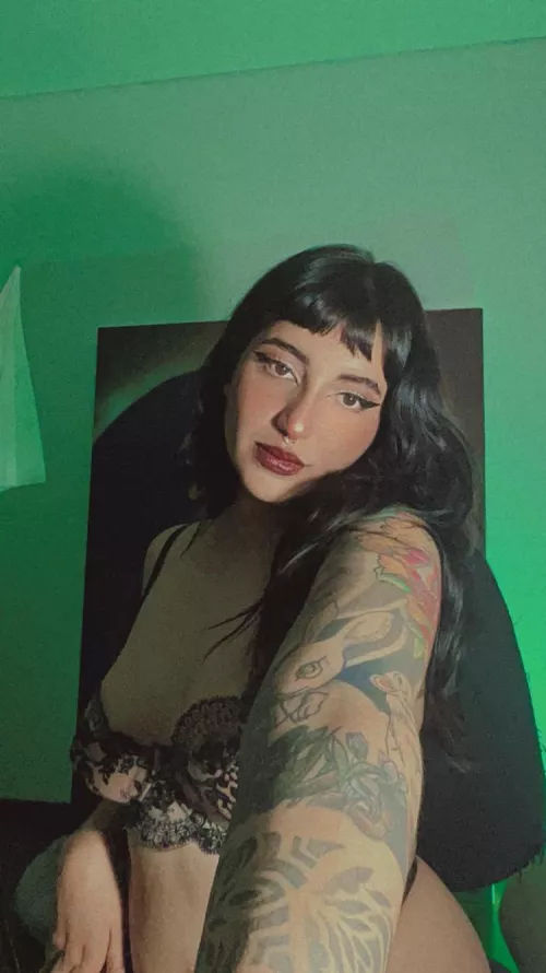 [Offer] December is often a very complicated month because of what these dates mean, but I promise you that you won't go through any of that and it will be the best holidays of your life, so let's talk! Can verify if you want. 