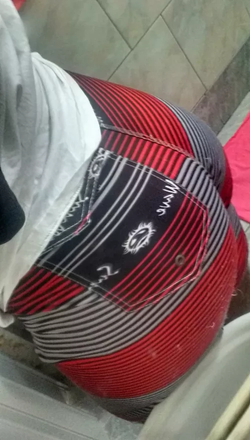 Queria ser pego no escurinho tarde da noita na rua ia deixar brincar muito na bundelicia 