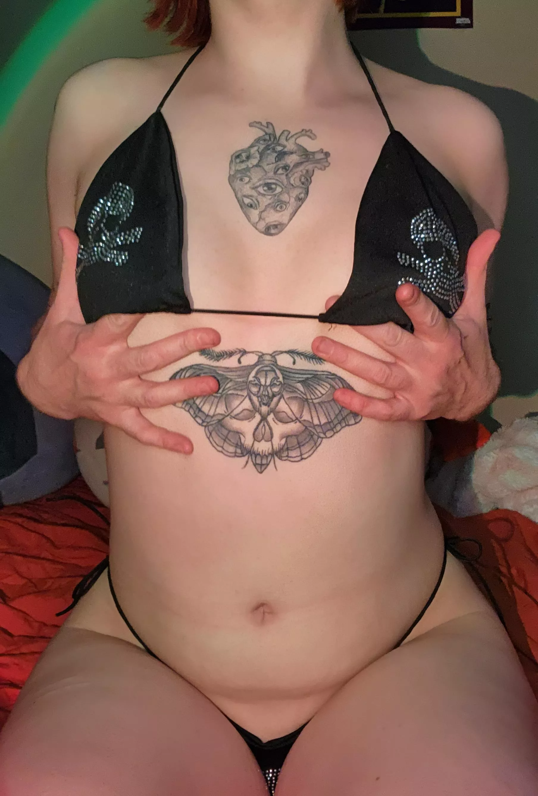 Thick thighs, perfect for fucking ;P 