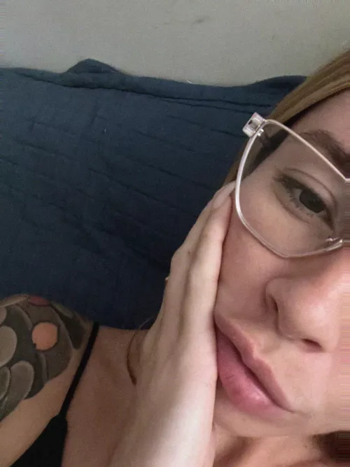 this is what boredom looks like!! disturb me? 