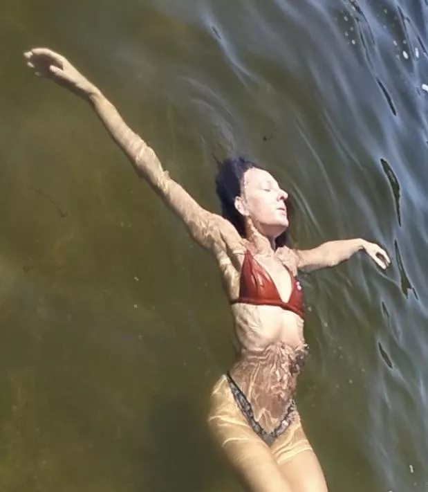 We know you goon & simp but the real question is: just how far would go to worship perfect pits?