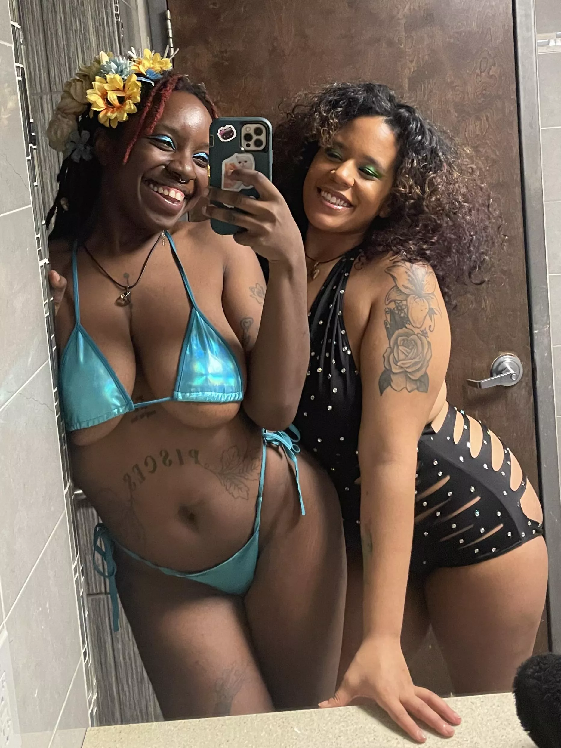 Your favorite lesbian stripper couple 