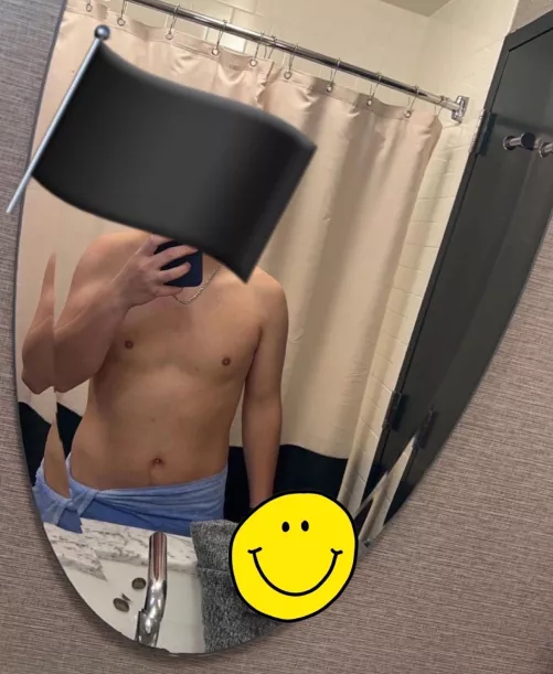 (23m golden valley) Any couples looking for a step son? 