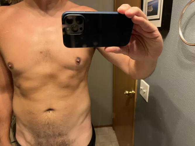 [44] - #SeattleWA - Any sexy woman out there want to meet a handsome professional for lunch?