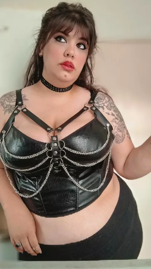 5 days until my birthday. I have anxiety. I love gifts.