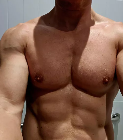 Anyone down to meet for a drink in EV/allentown tonight? Hmu [48]