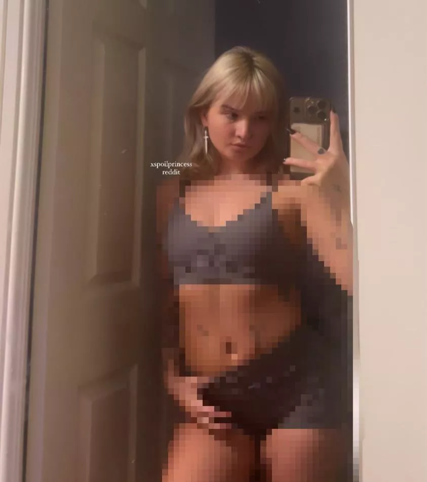 beta’s don’t deserve to see my toned gym body