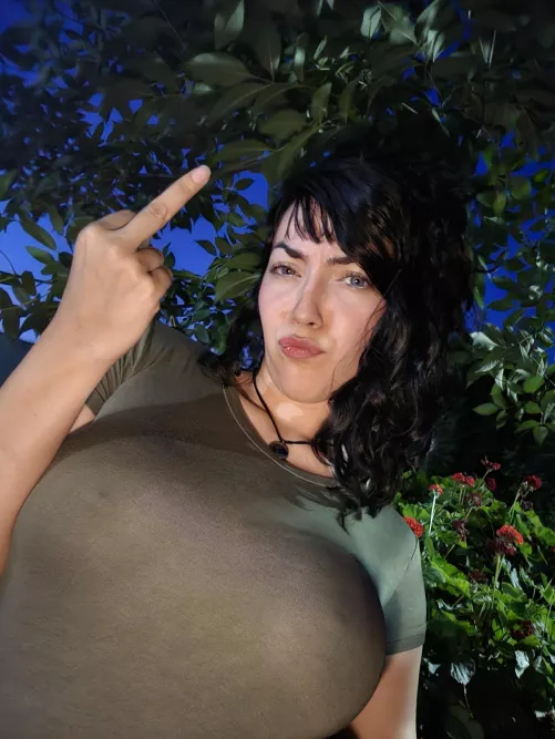 Bow down to your Mistress, beta