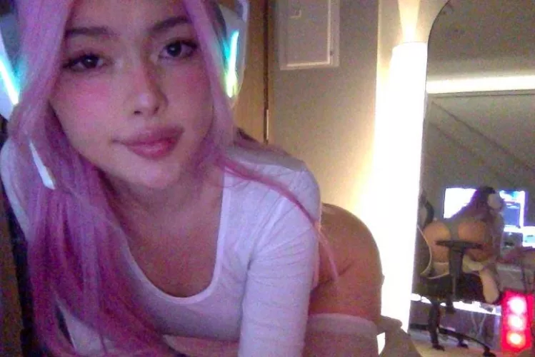 Can you fuck this Asian doll without falling in love?