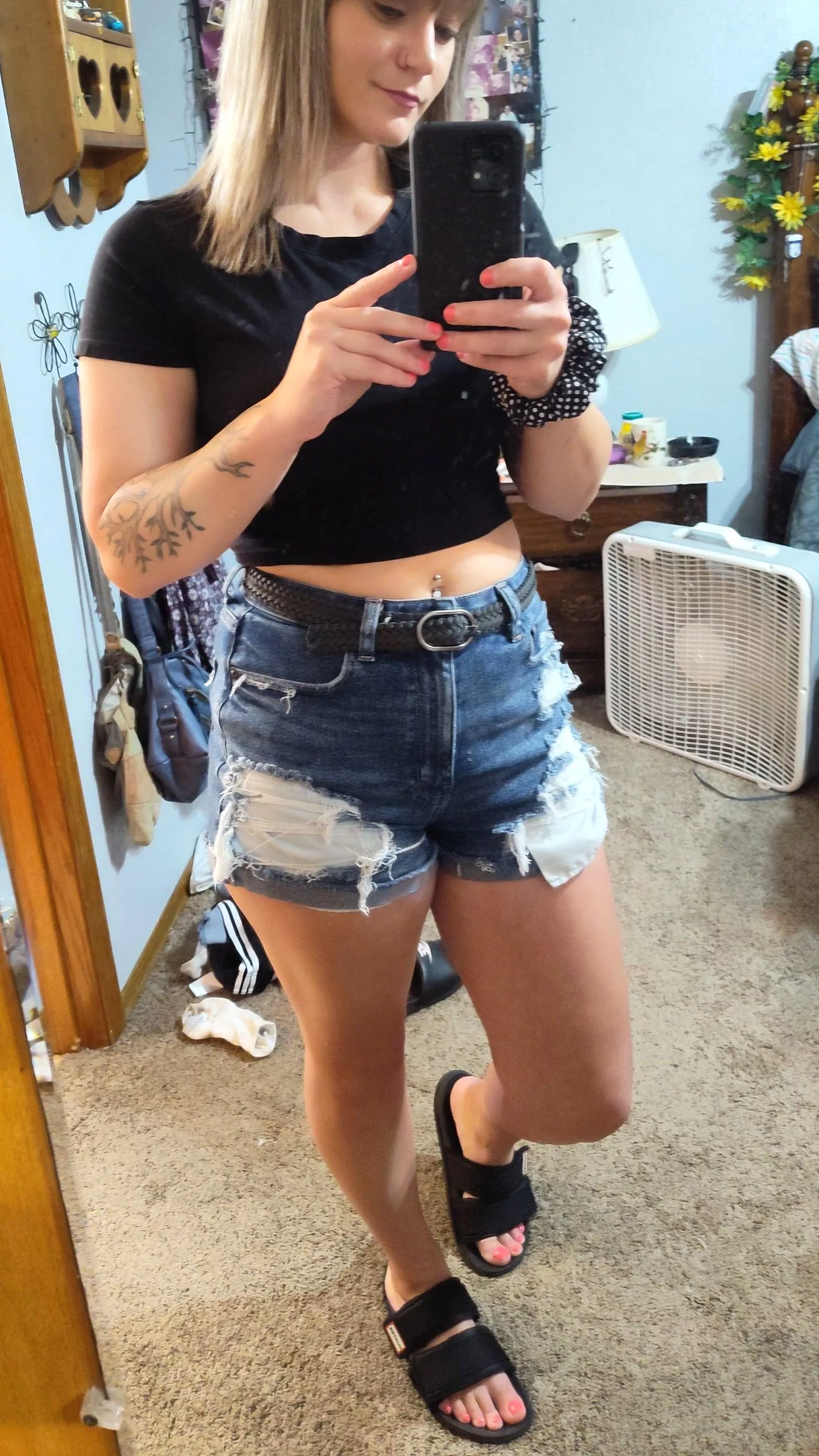 Do you prefer me wet or… wetter? 💦😉